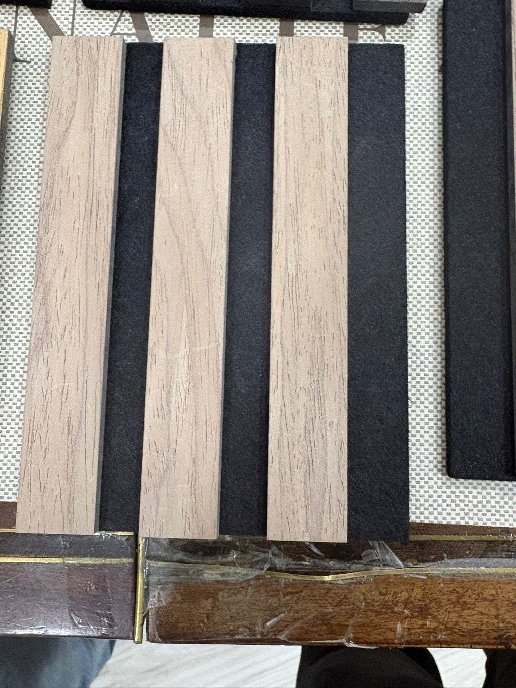 Pannello smart feltro+MDF 60x280 (Sfondo nero)