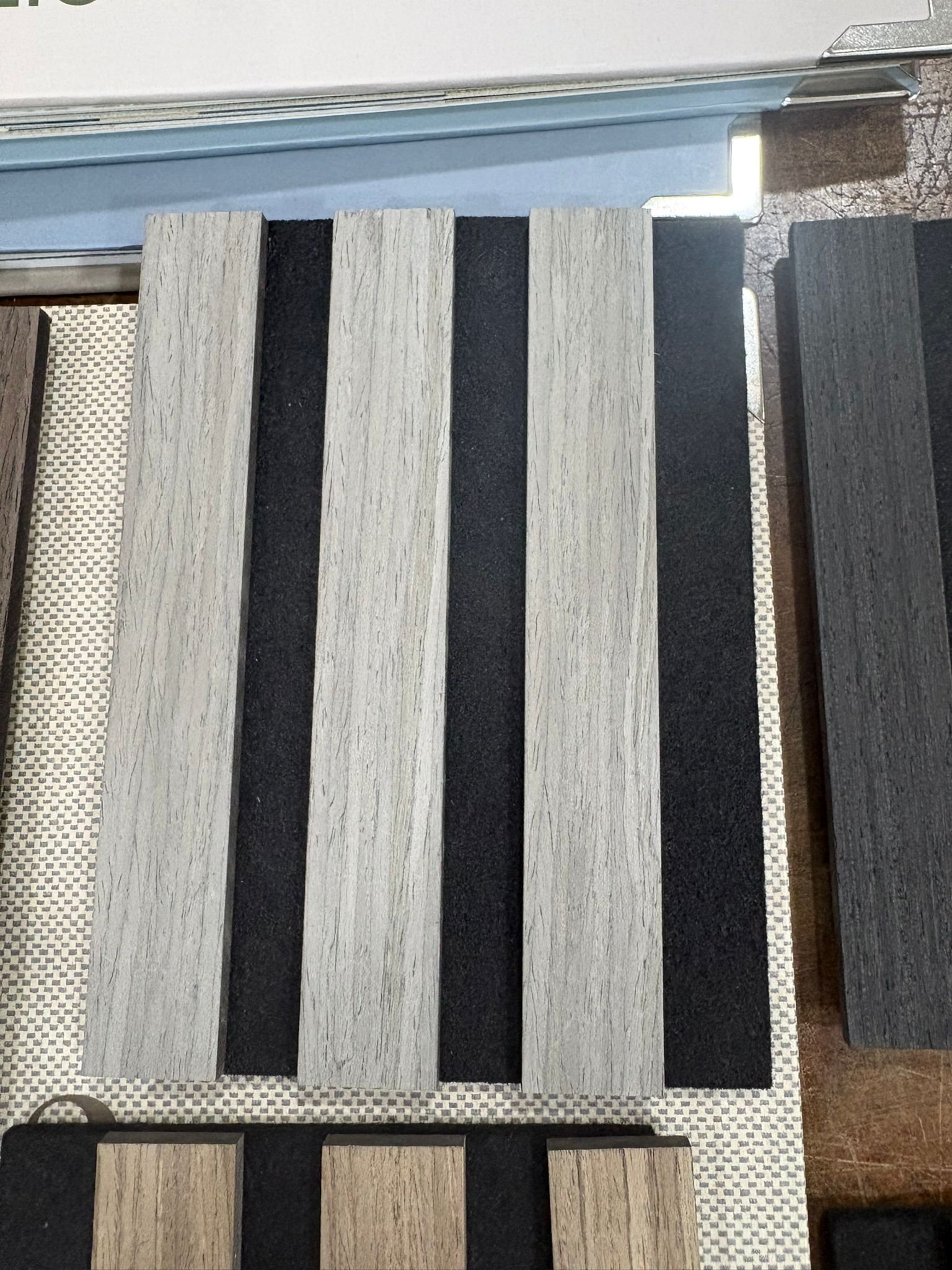 Pannello smart feltro+MDF 60x280 (Sfondo nero)