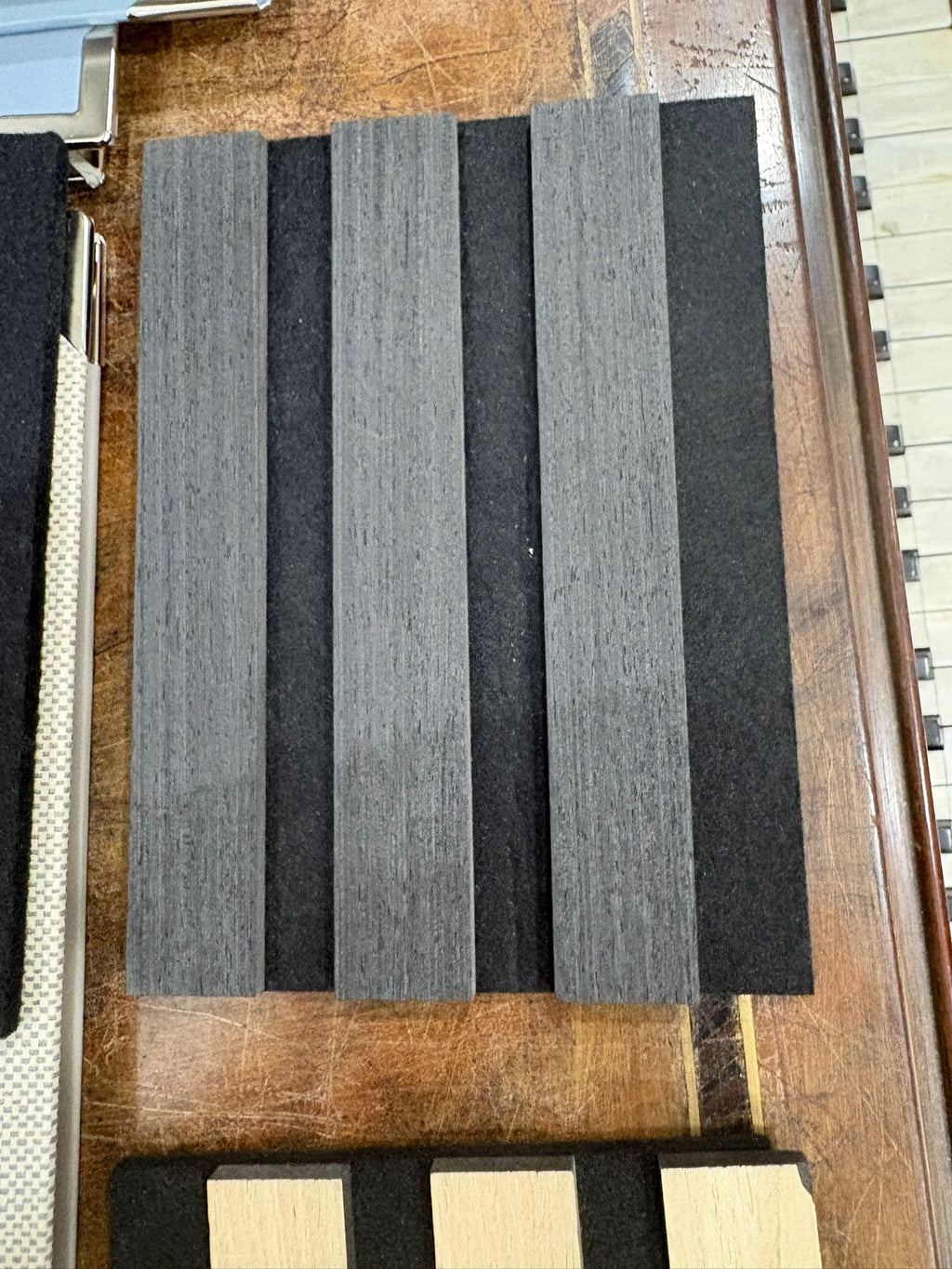 Pannello smart feltro+MDF 60x280 (Sfondo nero)